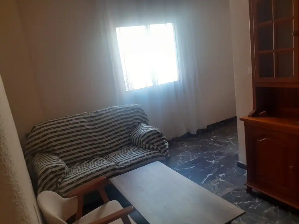 Sala de estar de Piso de alquiler en Granada con Calefacción