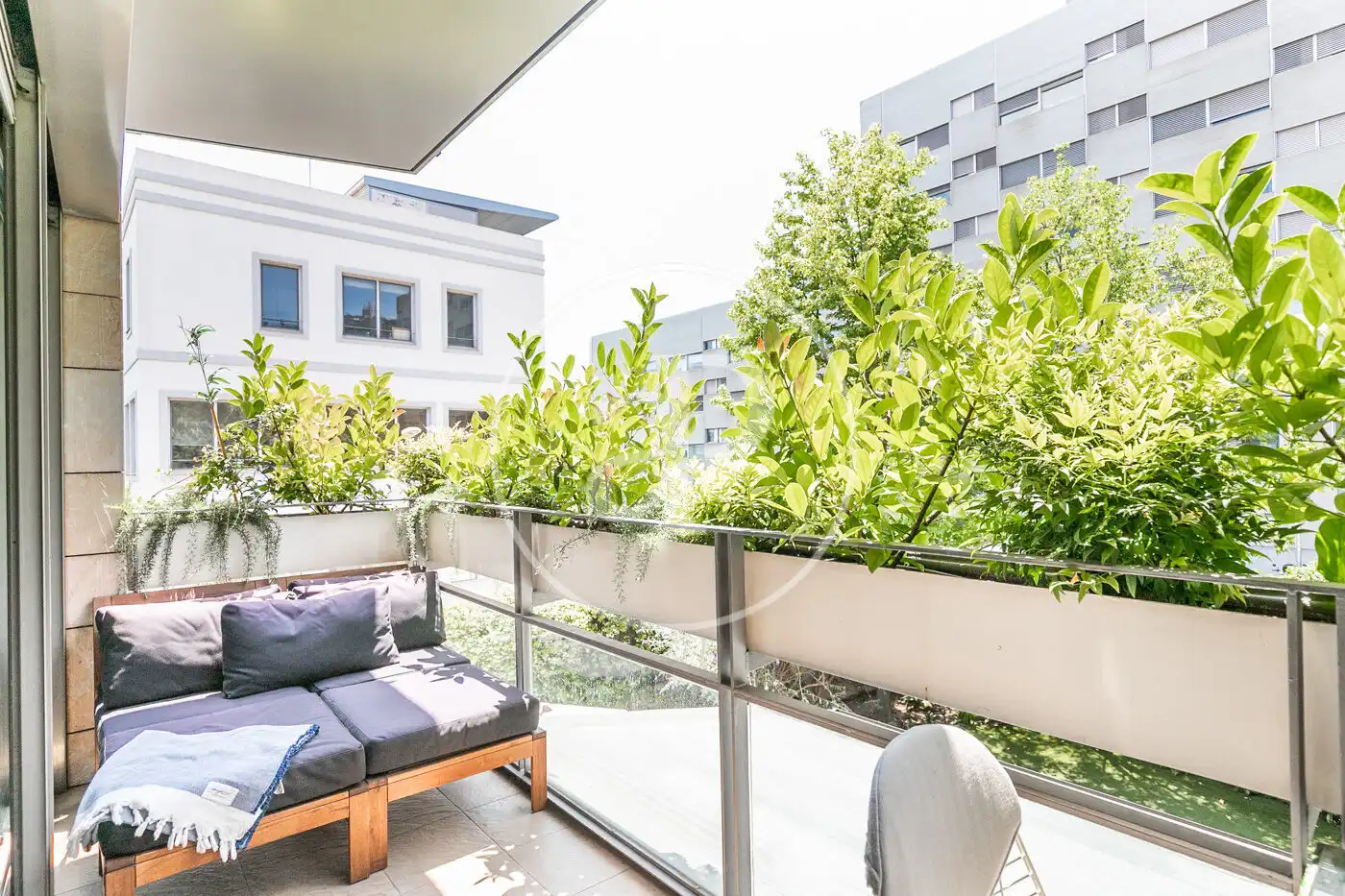 Terrassa de Pis en venda en Barcelona amb Aire condicionat, Calefacció i Jardí privat