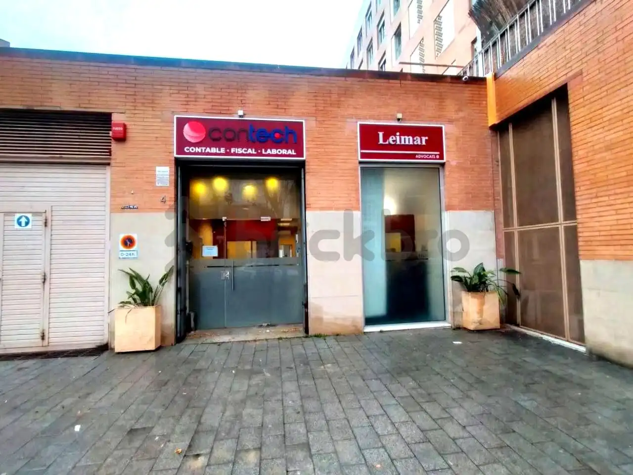 Commercial properties for sale in Barcelona  with Air Conditioner