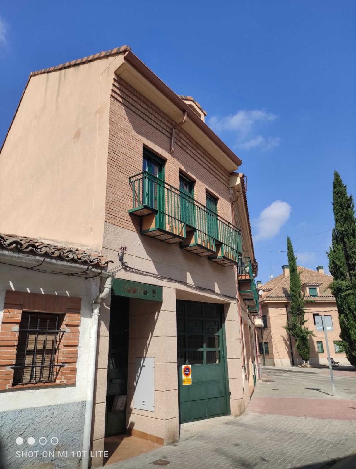 Exterior view of Duplex for sale in Villaviciosa de Odón  with Heating, Parquet flooring and Storage room