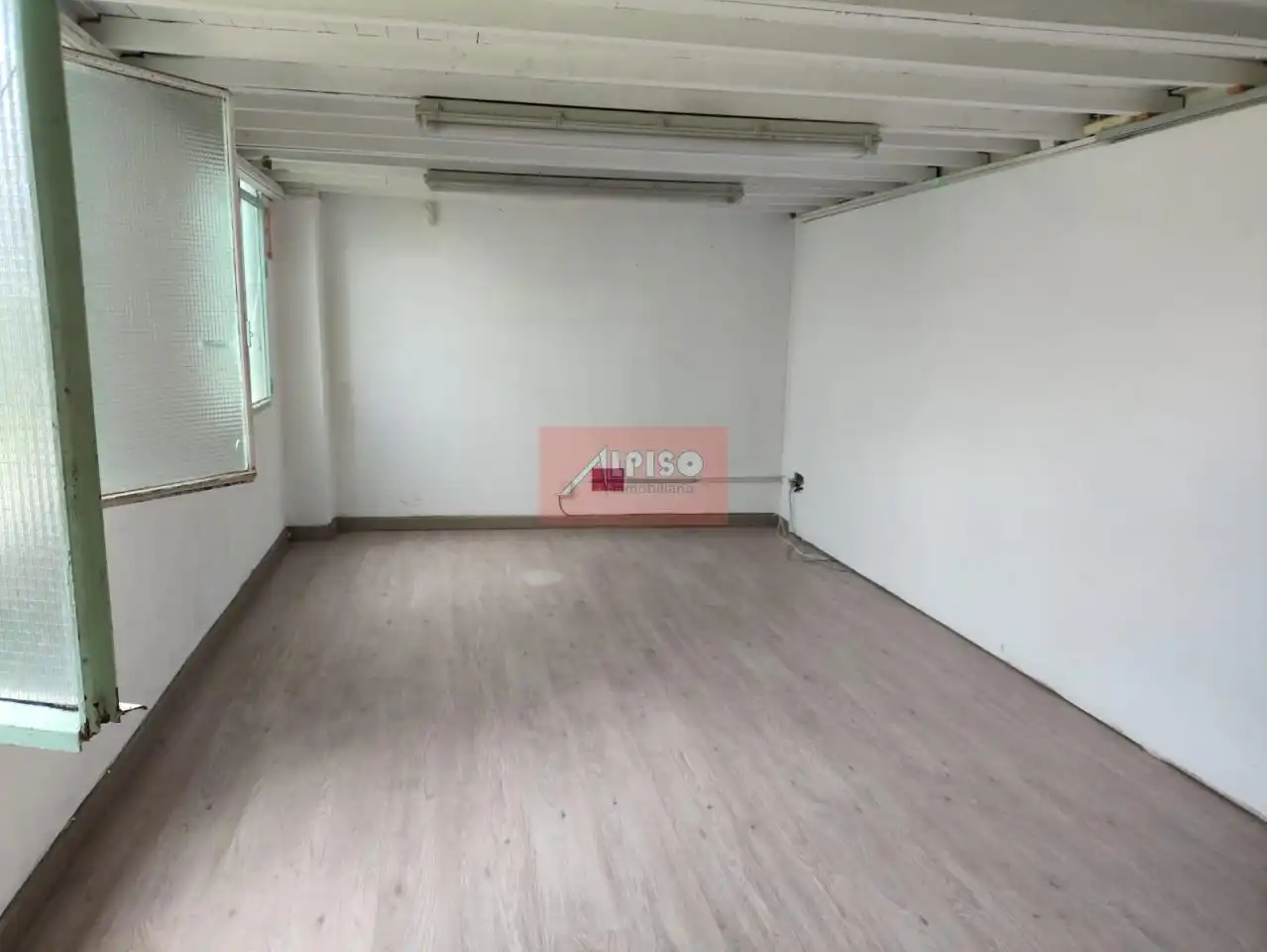 Local comercial de lloguer a Couto, imagen 7