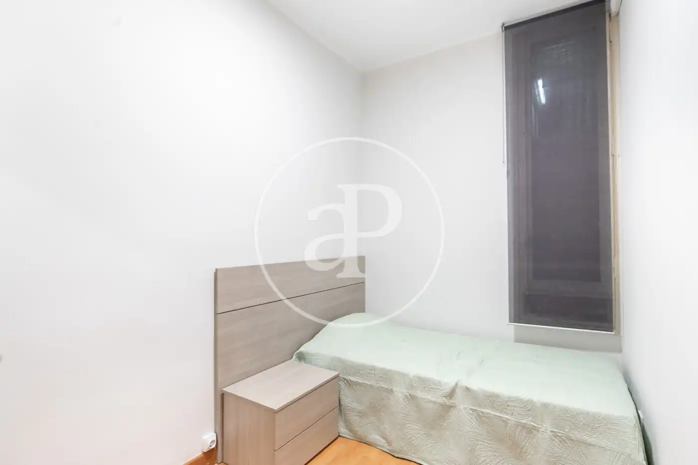 Habitación de Piso en venta en Barcelona con Calefacción y Amueblado