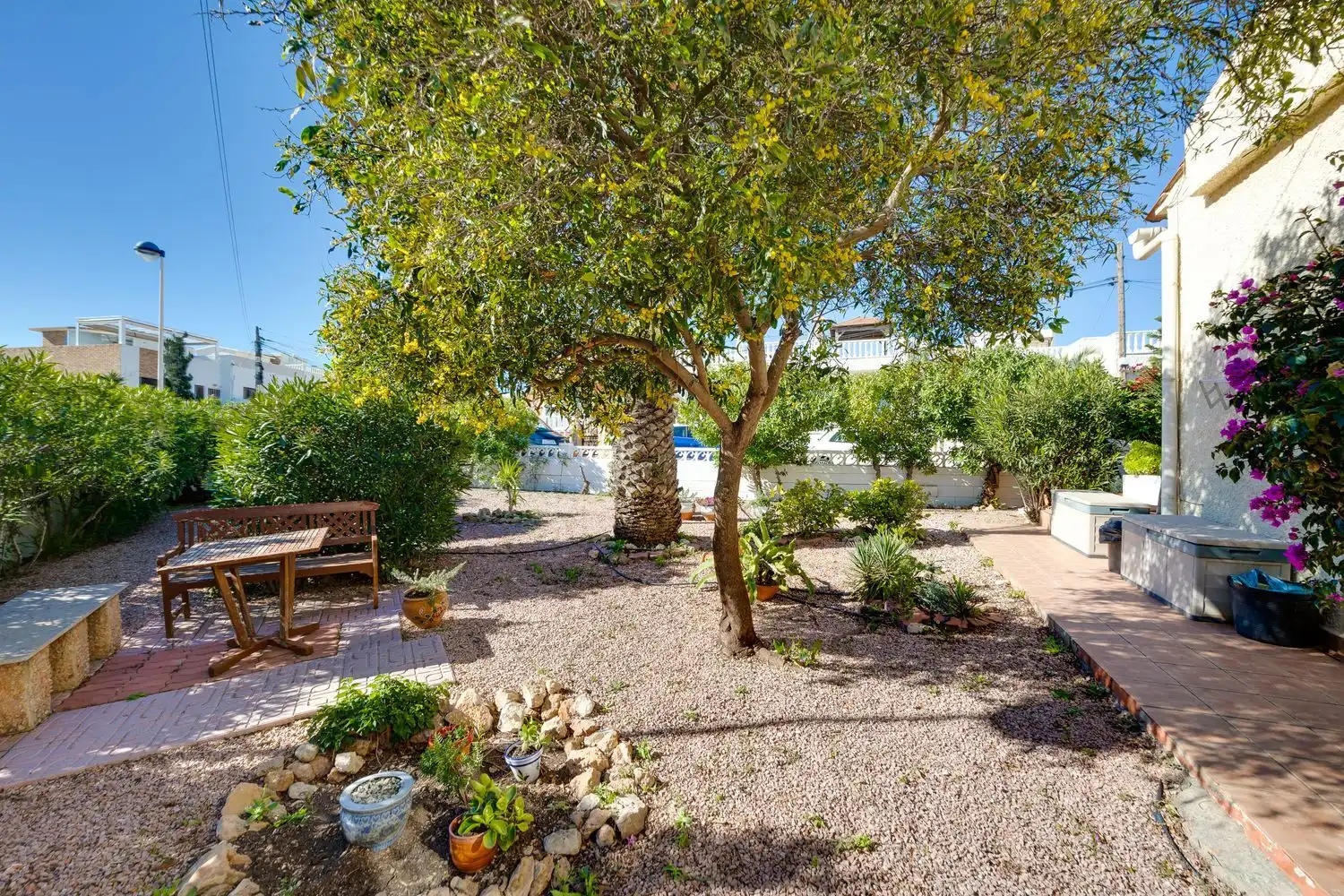 Jardín de Casa adosada en venta en Torrevieja con Aire acondicionado, Calefacción y Jardín privado