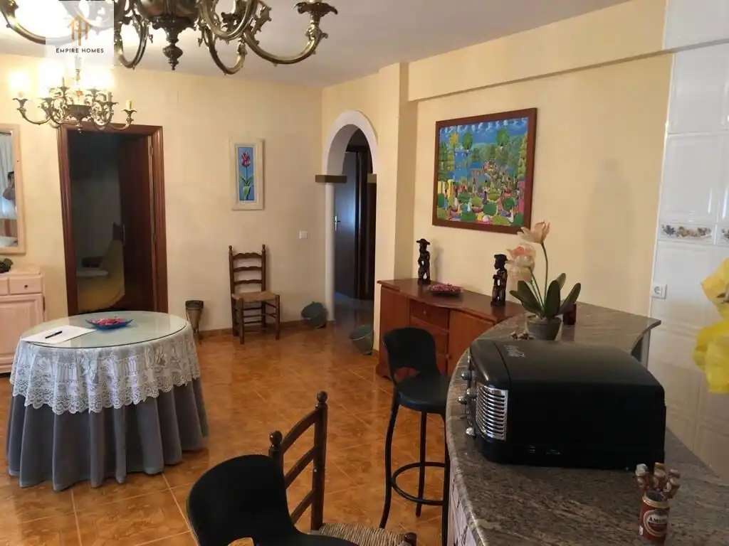 Esszimmer von Residential zum Verkauf in Torreorgaz