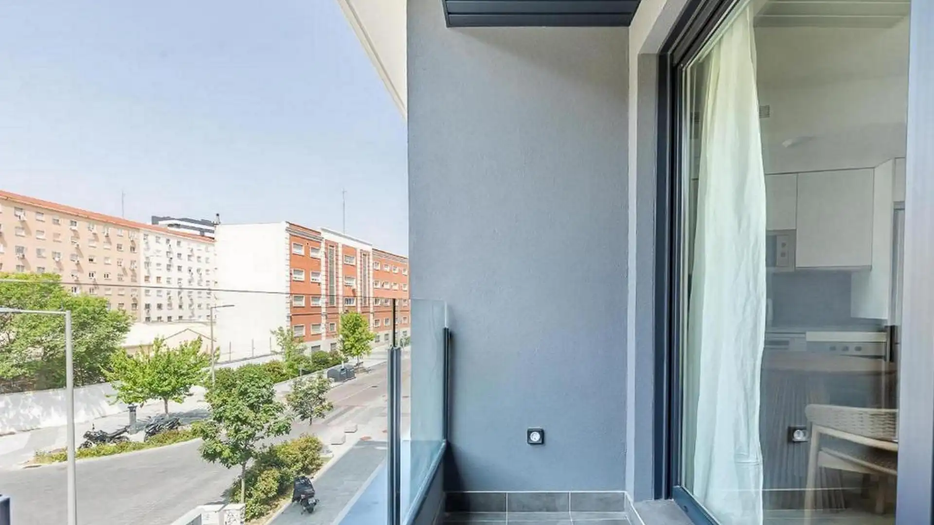 Terraza de Apartamento de alquiler en  Madrid Capital con Aire acondicionado, Calefacción y Jardín privado