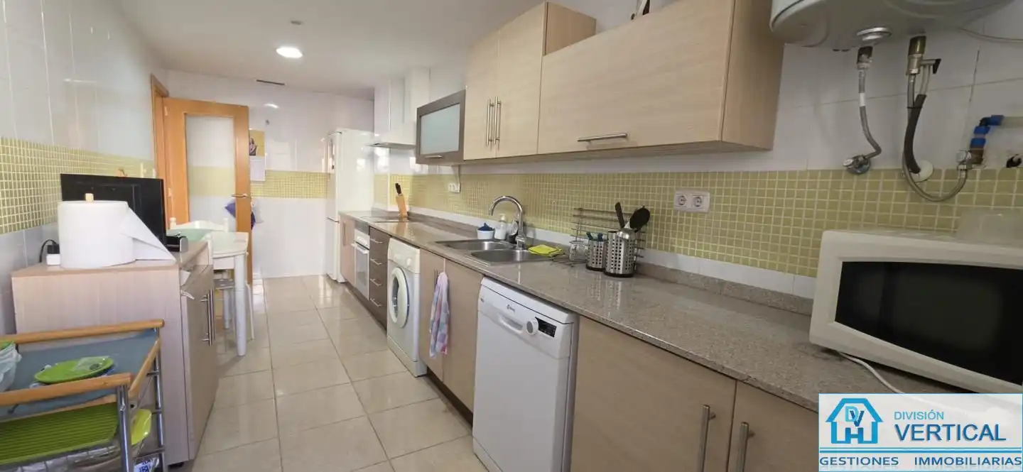Cocina de Planta baja de alquiler en Paterna con Aire acondicionado, Calefacción y Terraza