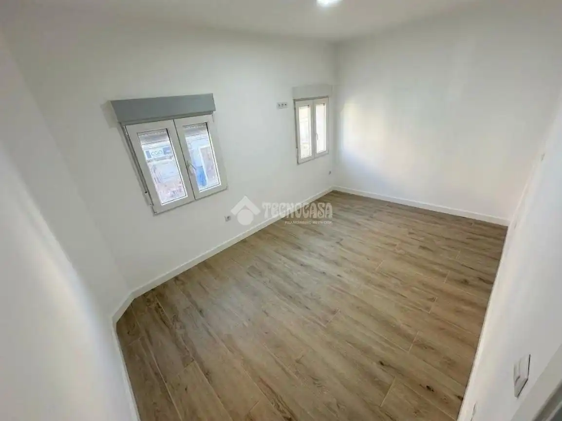 Dormitori de Casa adosada en venda en Madrid amb Aire condicionat