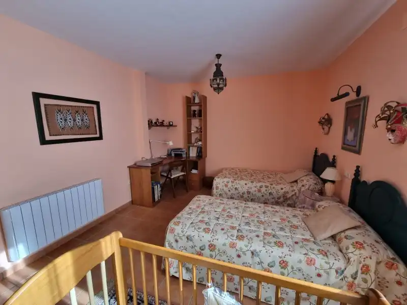 Dormitori de Casa o xalet en venda en Valdastillas amb Aire condicionat, Calefacció i Terrassa