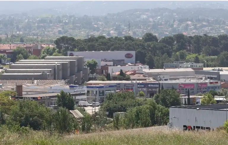 Vista exterior de Terreny industrial en venda en Rubí