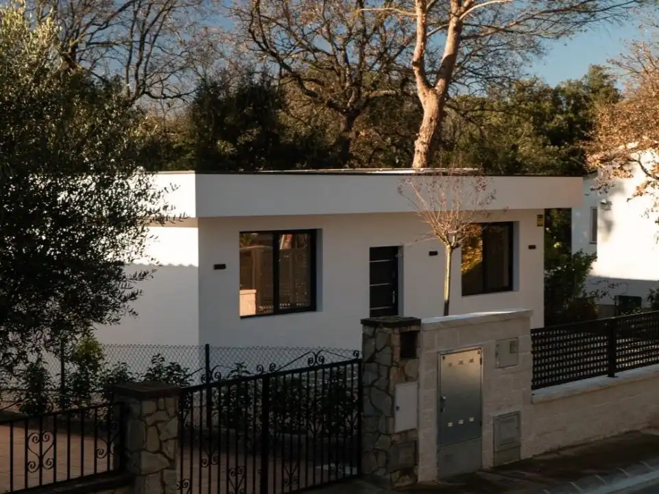 House with pool for sale in Avinguda Catalunya 1, imagen 2