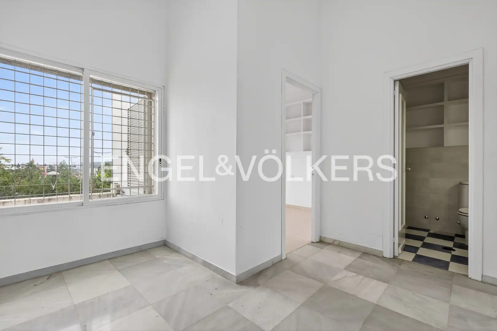 Houses for sale in Tomares  with Air Conditioner, Heating and Private garden