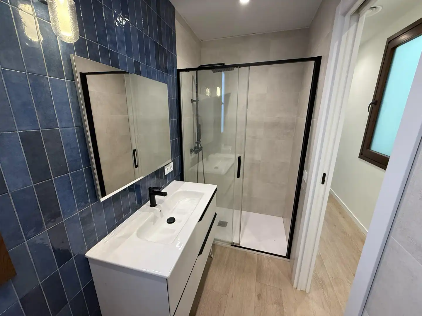 Badezimmer von Wohnung zur Miete in Girona mit Klimaanlage, Terrasse und Balkon