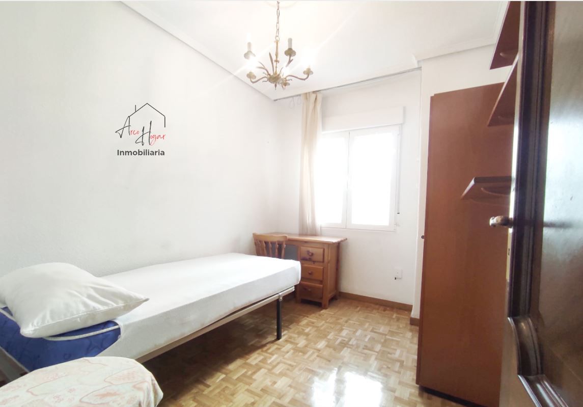 Bedroom of Flat to rent in Salamanca Capital  with Heating, Parquet flooring and Terrace