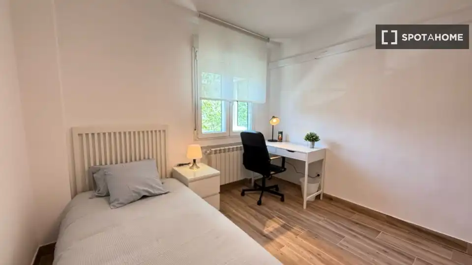 Room in Casco Histórico de Barajas