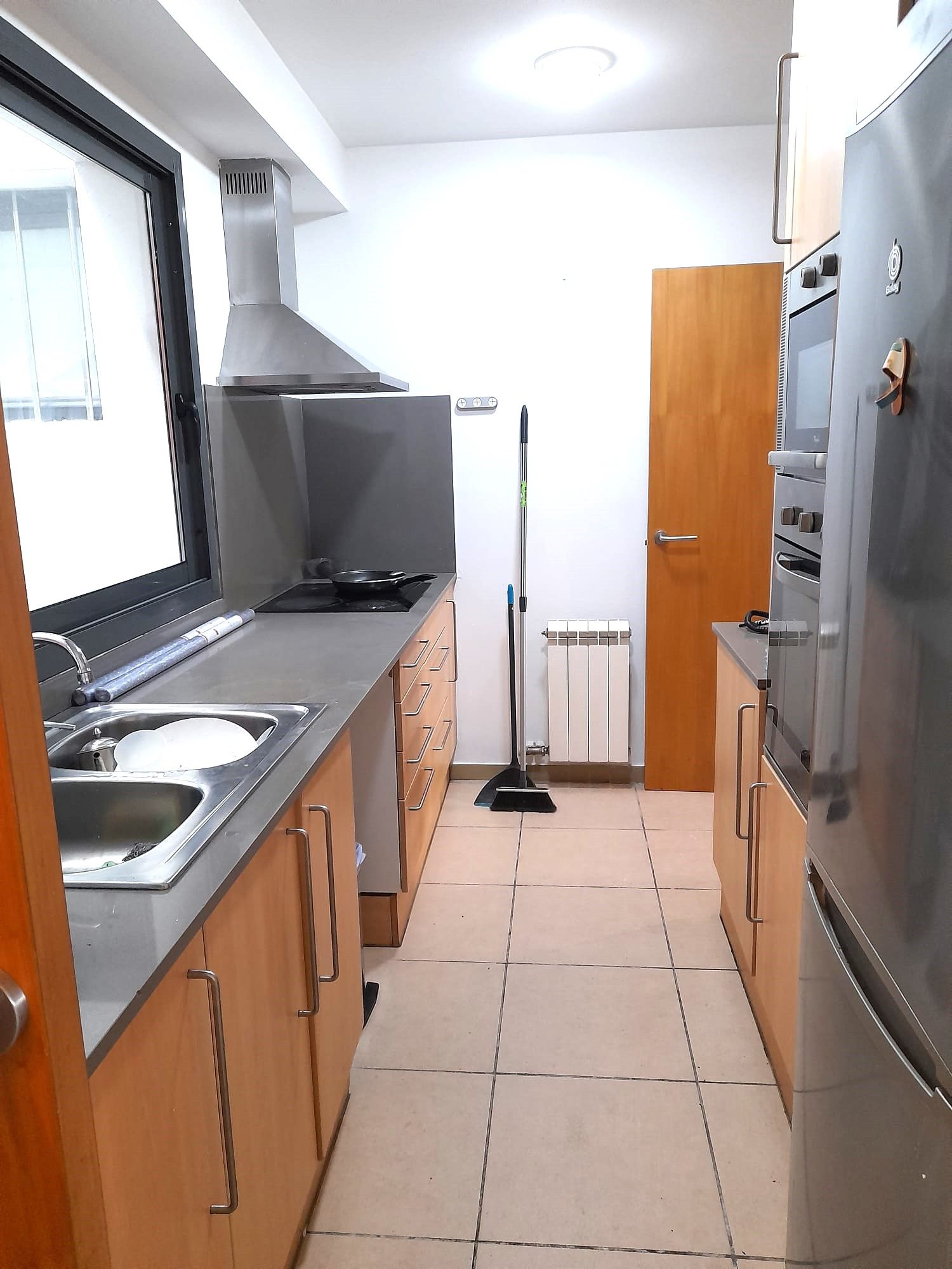 Cuina de Pis en venda en Salt amb Calefacció, Forn i Balcó