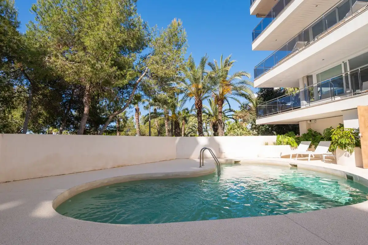 Piscina de Pis de lloguer en Marina Botafoc - Platja de Talamanca