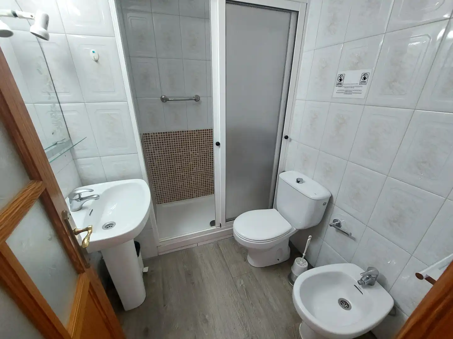 Badezimmer von Wohnungen zur Miete in San Bartolomé de Tirajana mit Möbliert, Waschmaschine und Mikrowelle