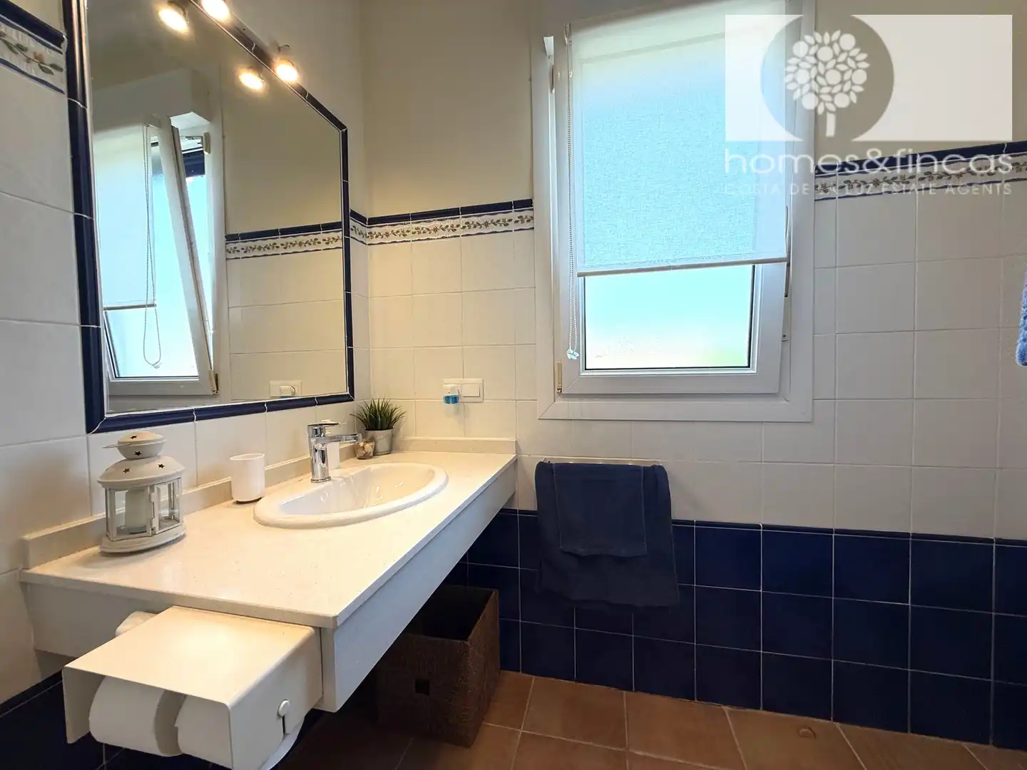 Bathroom of Houses for sale in Ayamonte  with Air Conditioner, Terrace and Furnished