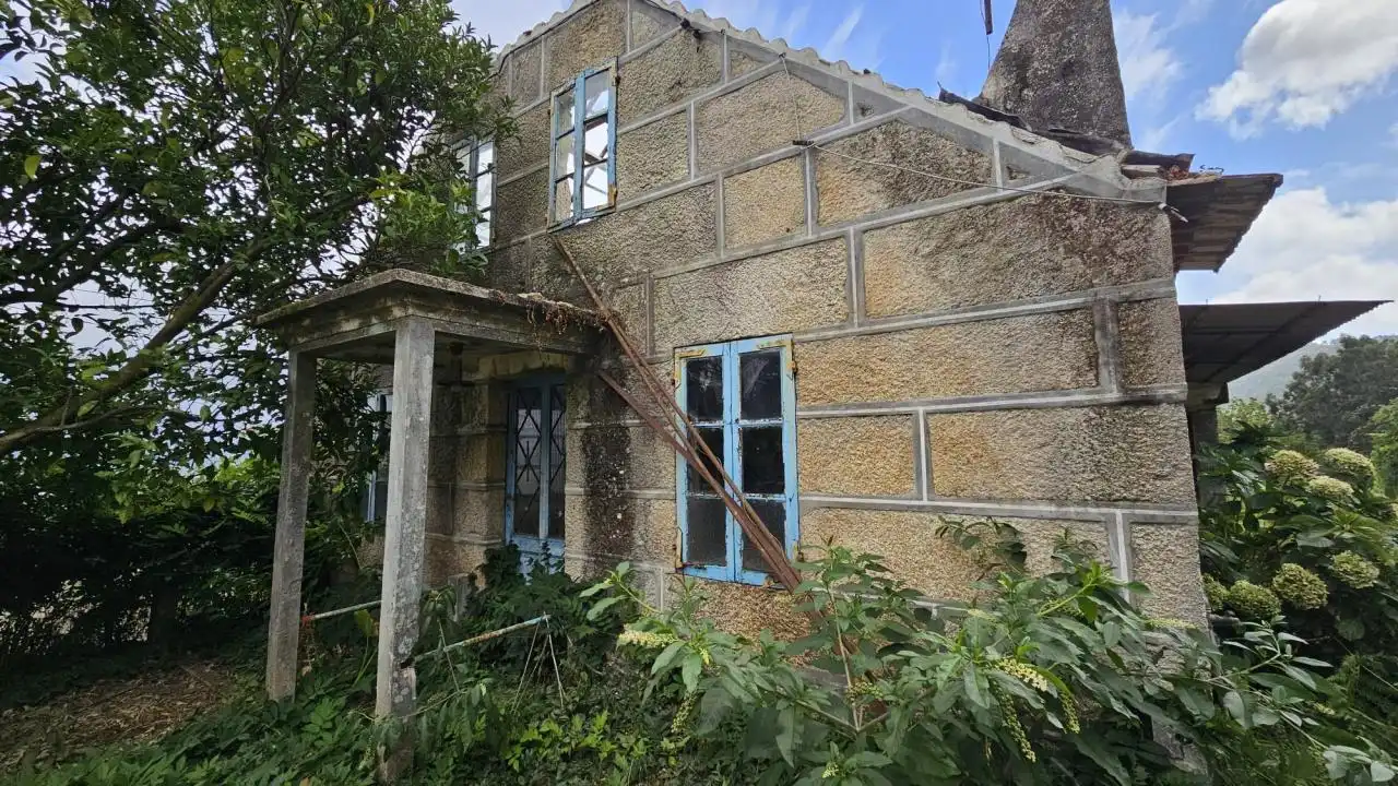 Vista exterior de Casa o xalet en venda en O Porriño   amb Calefacció, Jardí privat i Traster