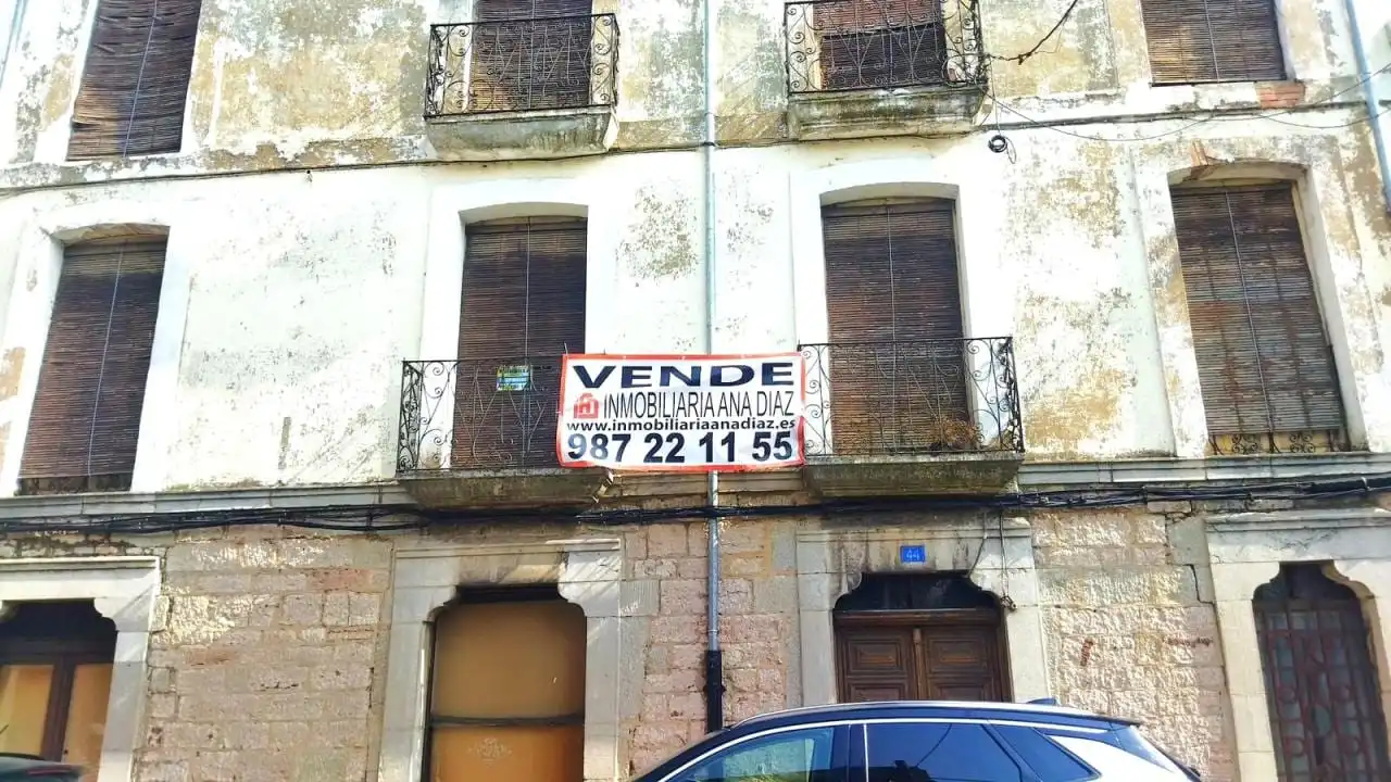 Edifici en venda en Cistierna