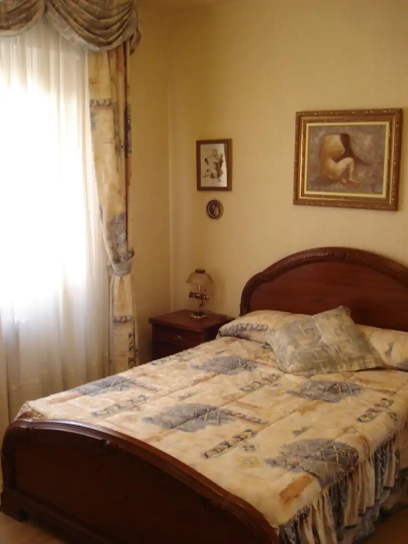 Habitación de Piso en venta en  Pamplona / Iruña con Balcón