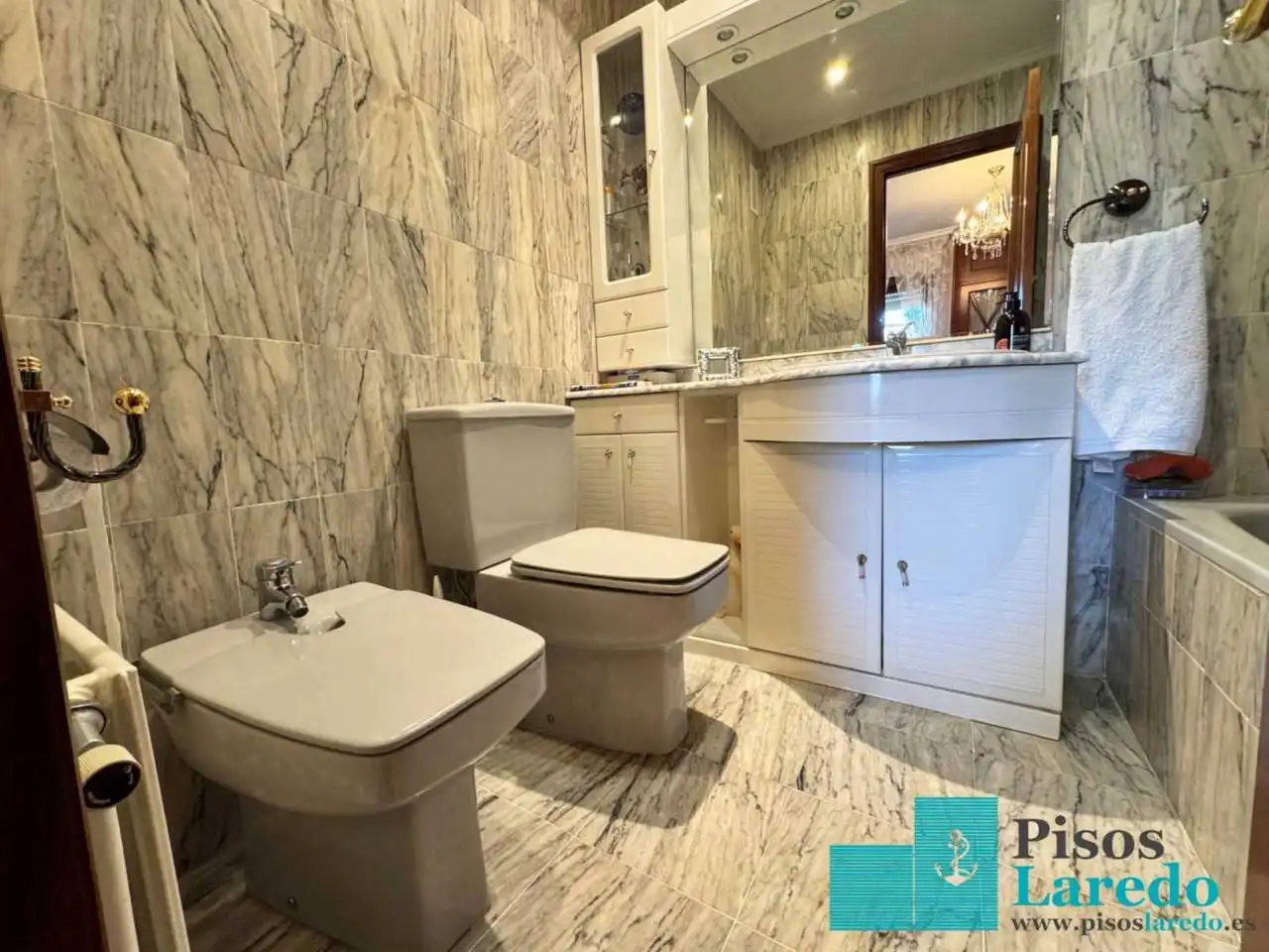 Flat for rent in Calle Marqués de Valdecilla, 8, Centro