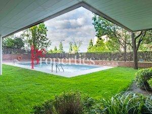 Swimming pool of Planta baja for sale in Sant Cugat del Vallès  with Air Conditioner, Heating and Private garden