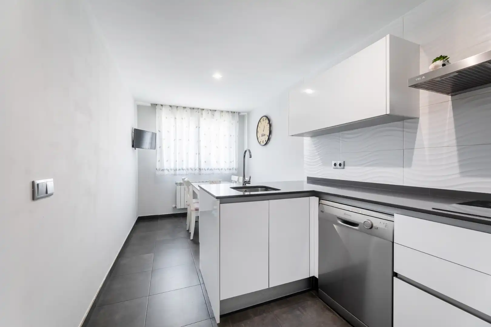 Cocina de Casa adosada en venta en Navalcarnero con Calefacción, Jardín privado y Piscina