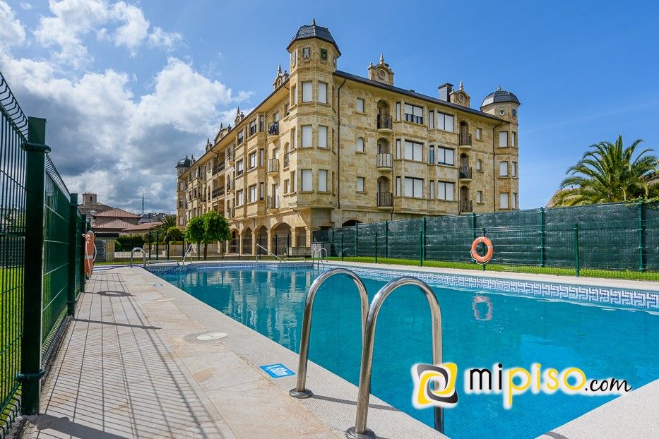 Swimming pool of Flat for sale in Bárcena de Cicero  with Heating, Swimming Pool and Furnished