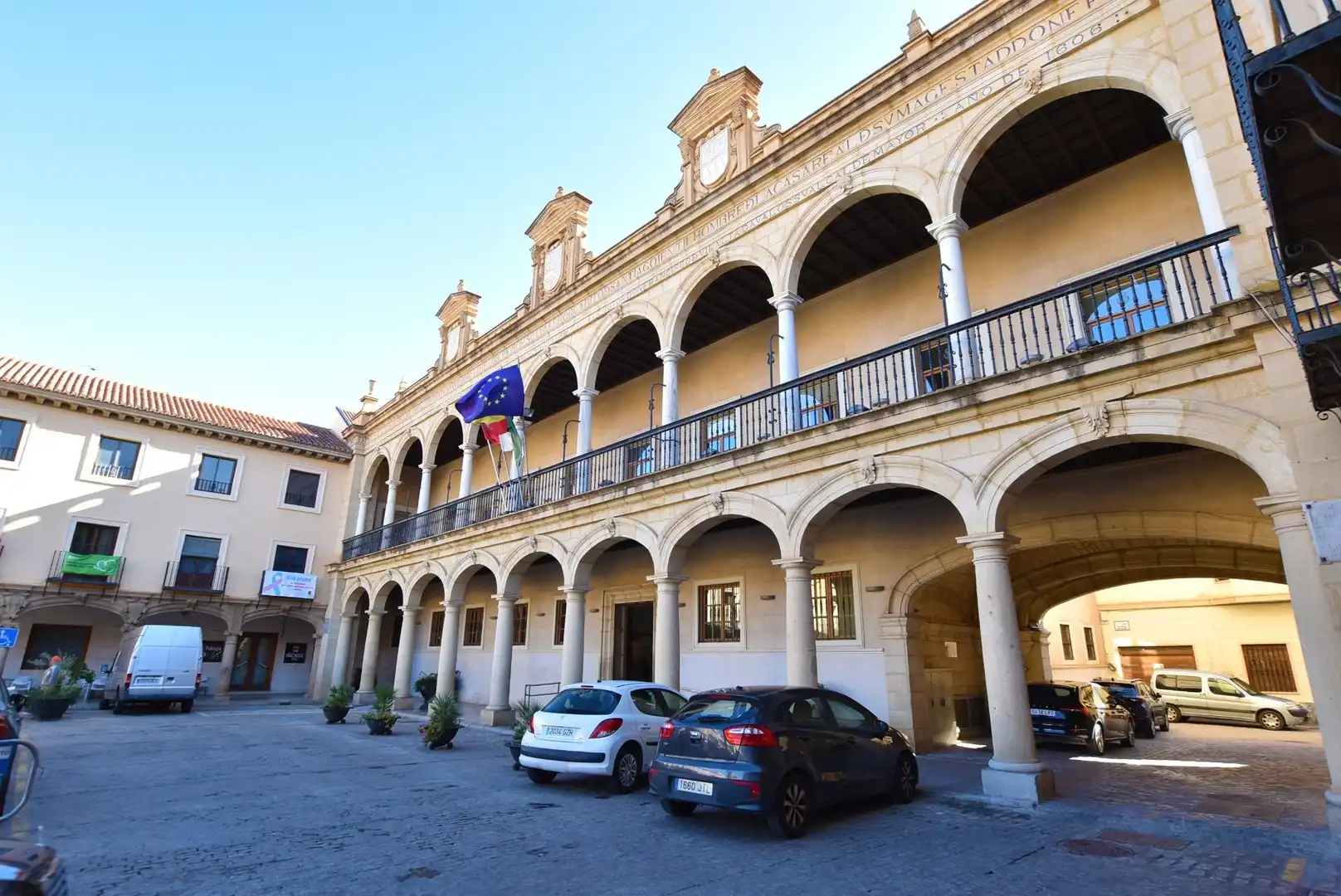 Vista exterior de Edificio en venta en Guadix