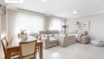 Living room of Flat for sale in  Granada Capital  with Air Conditioner