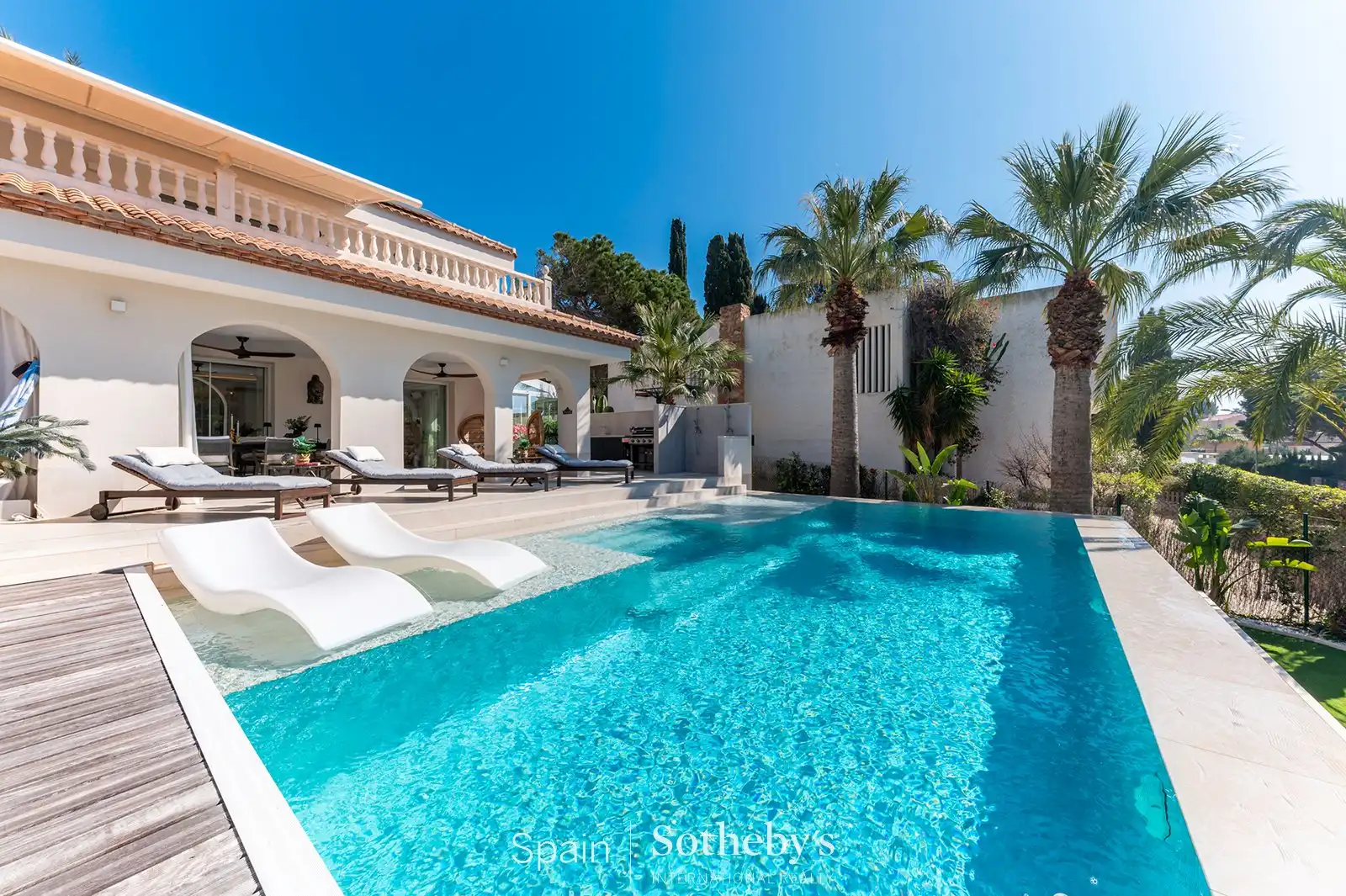 House with pool for sale in Calle Miguel Hernández