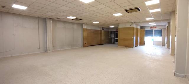 Local comercial en Alquiler en Brenes