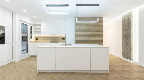 Foto 4 de Piso en venta en Urkijo Kalea, Las Arenas, Getxo