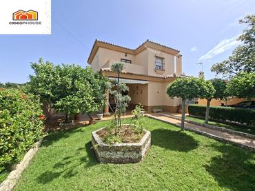 Chalet con jardín en venta en Núcleo urbano