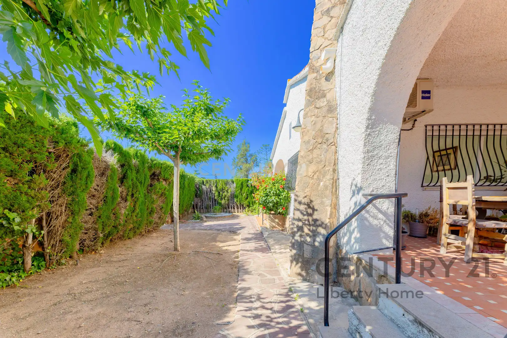 Vista exterior de Casa o xalet en venda en Náquera amb Aire condicionat, Jardí privat i Traster