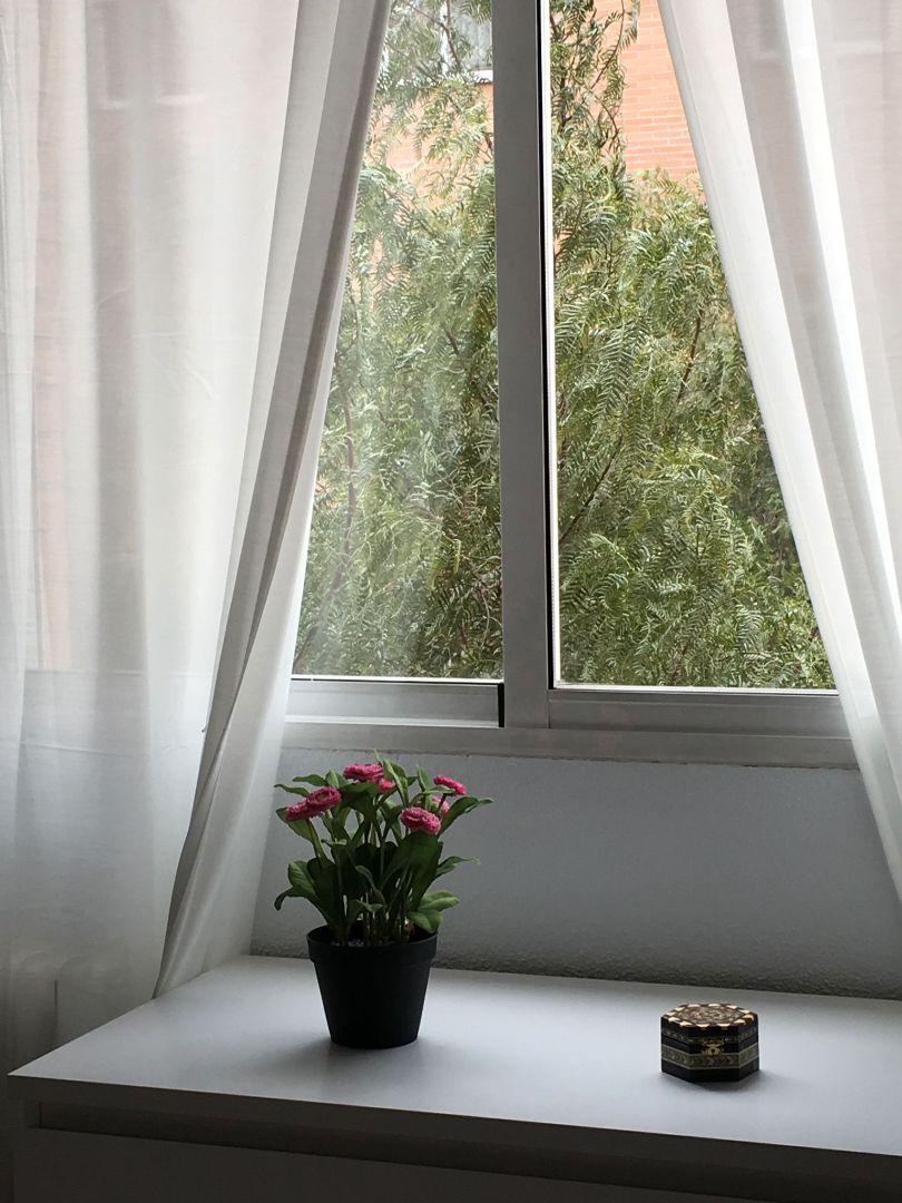 Habitación de Apartamento de alquiler en  Granada Capital con Aire acondicionado, Calefacción y Amueblado