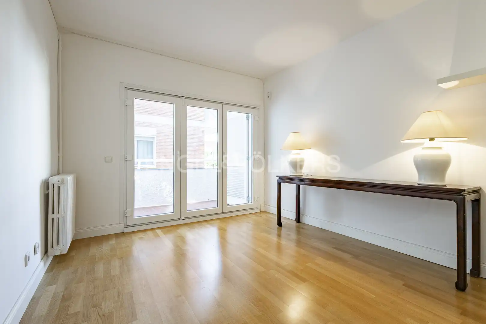 Vista exterior de Piso en venta en Sant Just Desvern con Calefacción, Jardín privado y Parquet