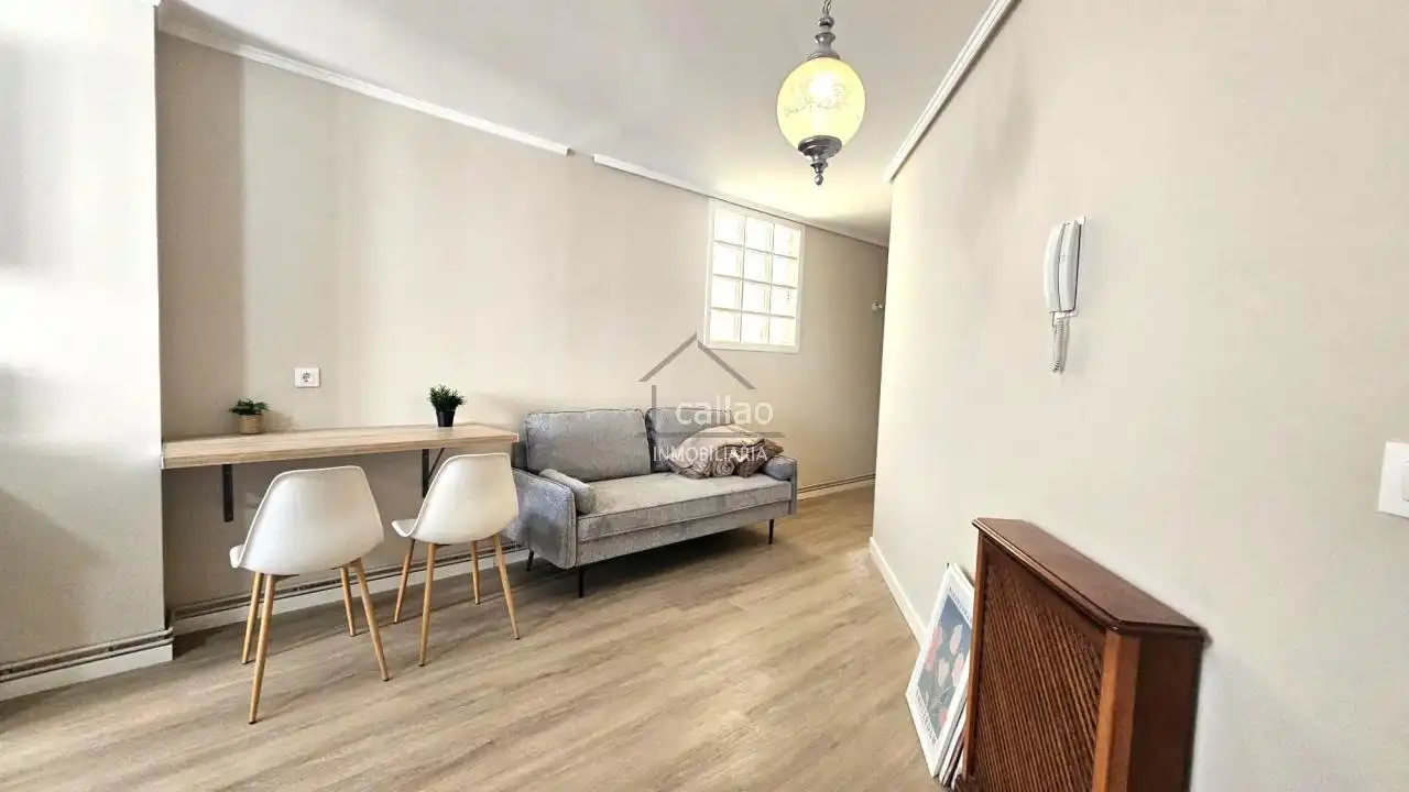 Vista exterior de Piso para compartir en Ferrol con Calefacción y Amueblado