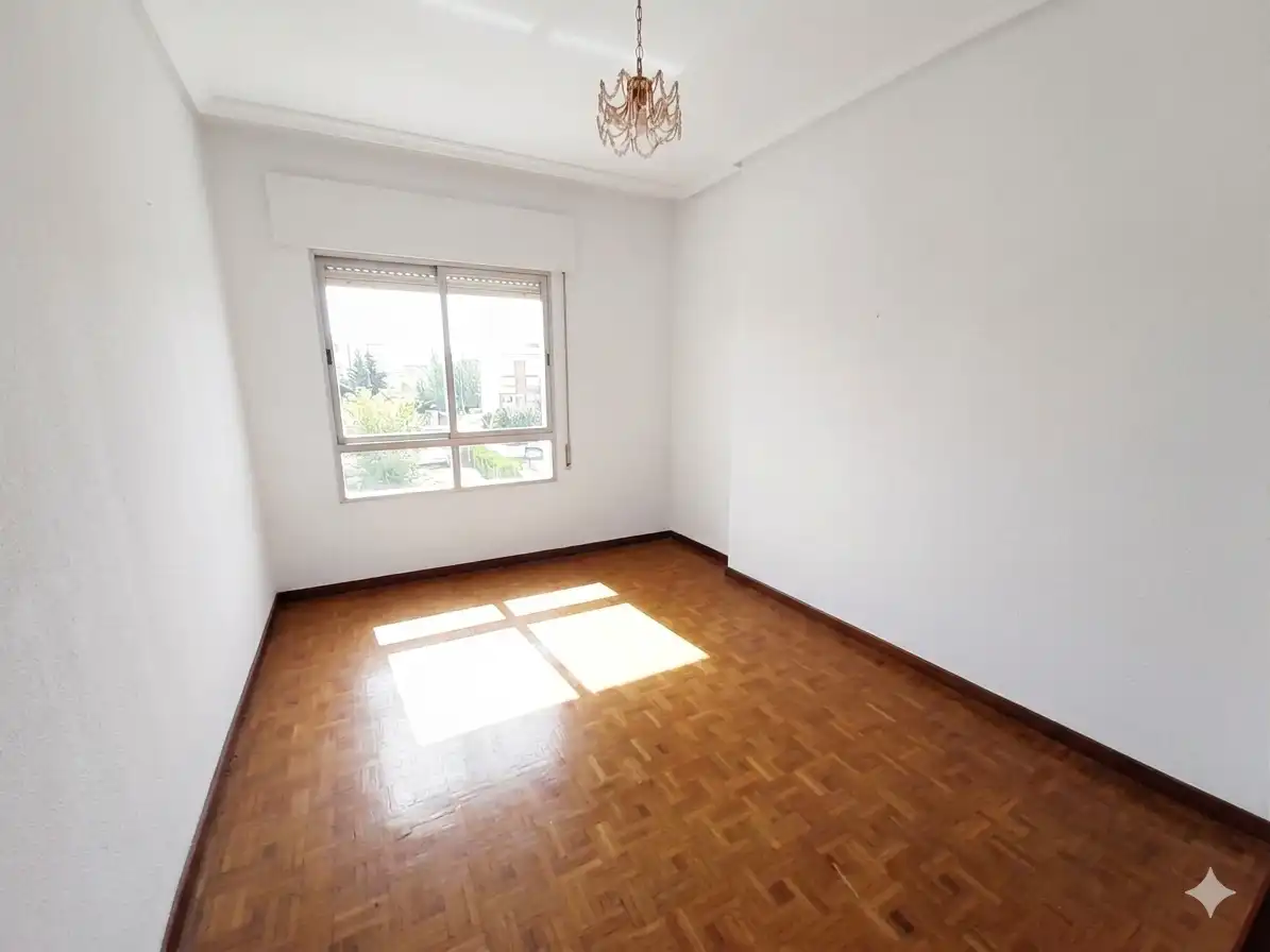 Dormitori de Pis en venda en Puertollano amb Aire condicionat, Parquet i Balcó