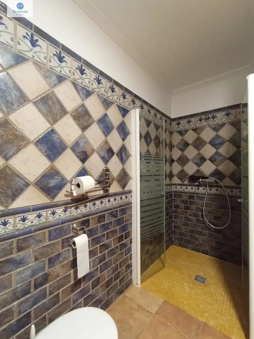 Baño de Casa o chalet de alquiler en Alcalá de Guadaira con Terraza, Trastero y Amueblado