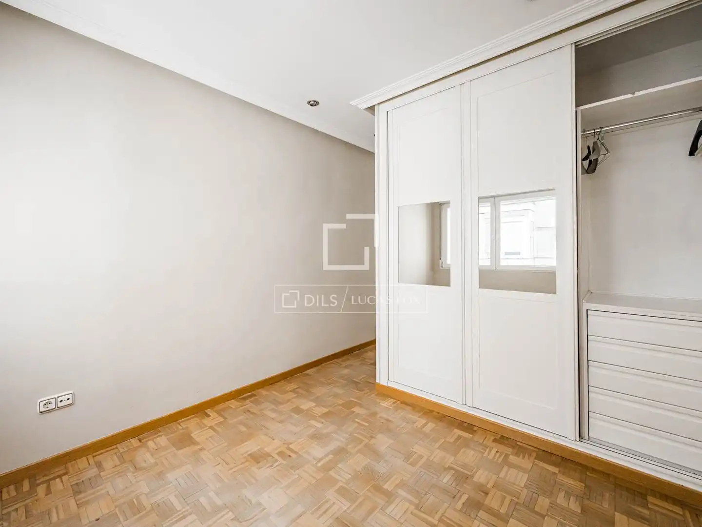 Habitación de Piso en venta en Madrid con Aire acondicionado y Calefacción