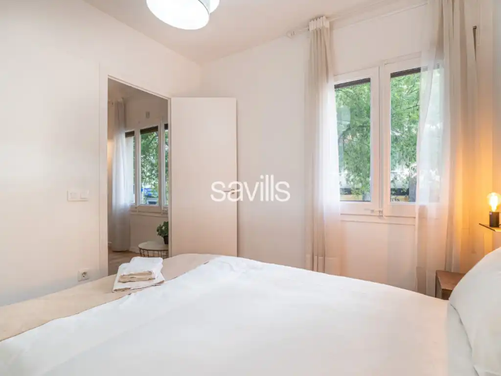 Dormitori de Apartament en venda en Barcelona amb Aire condicionat, Moblat i Forn