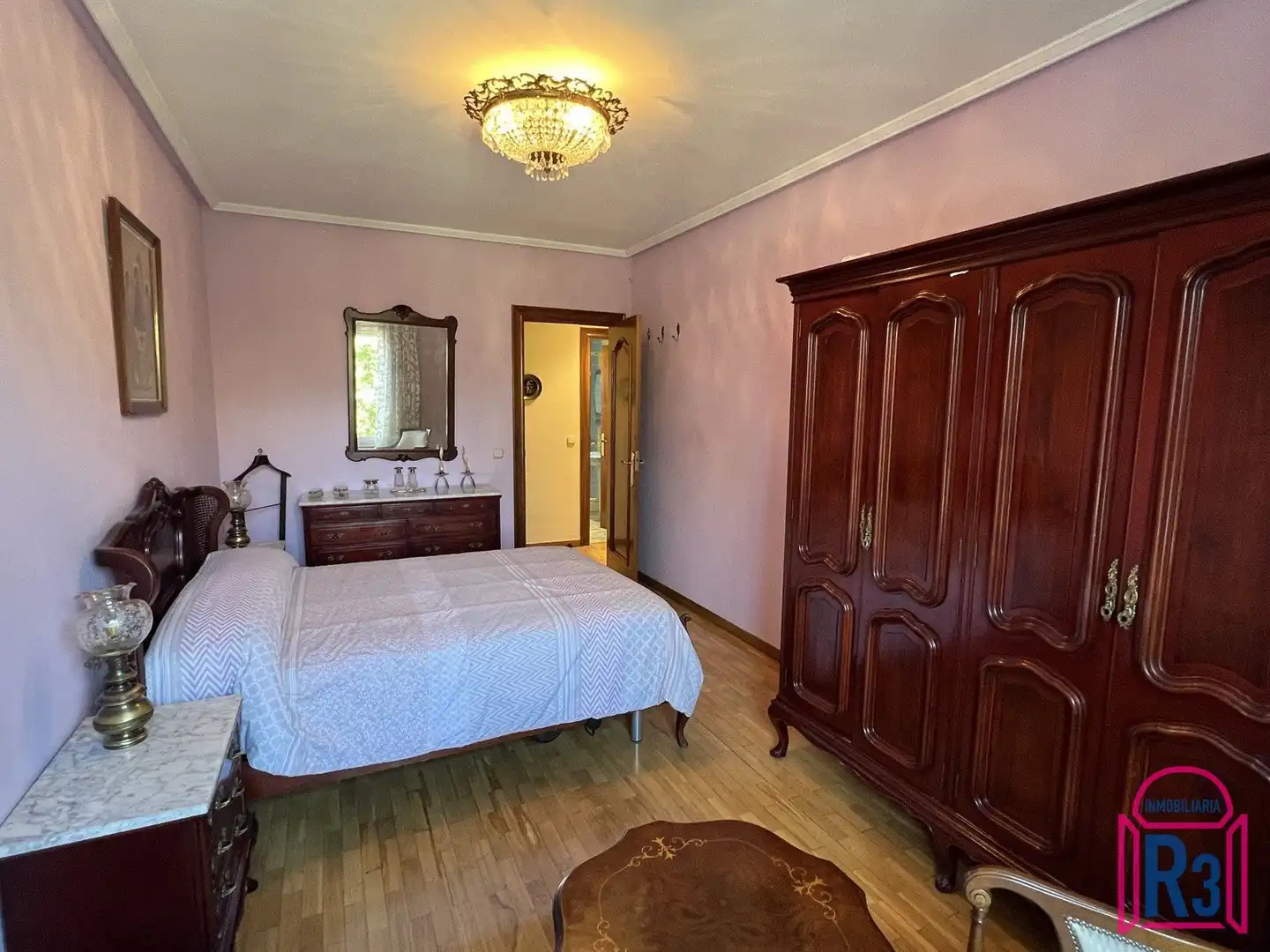 Habitación de Piso en venta en León Capital  con Calefacción, Terraza y Trastero