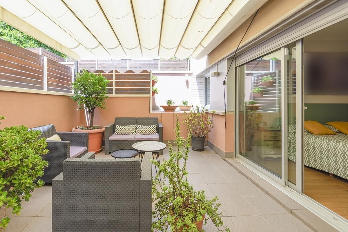 Terrace of Planta baja for sale in  Barcelona Capital  with Air Conditioner, Heating and Private garden