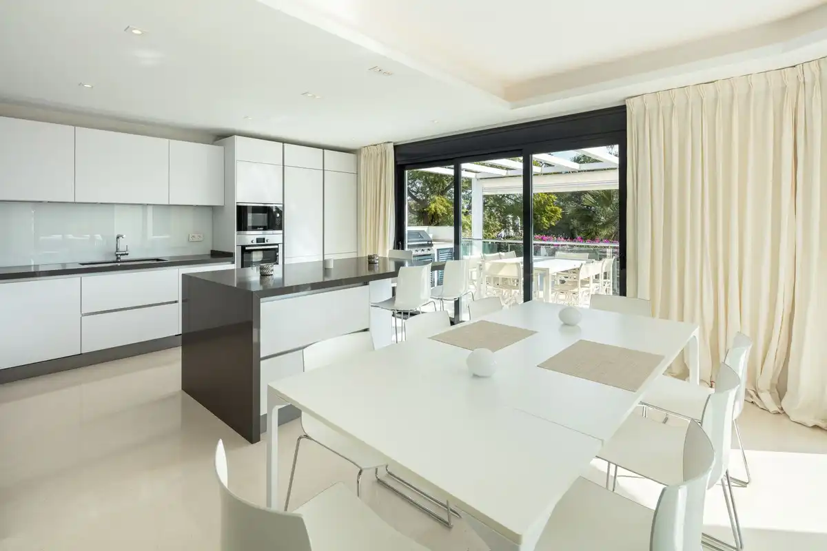 Chalet con piscina en venta en Nueva Andalucía, imagen 11