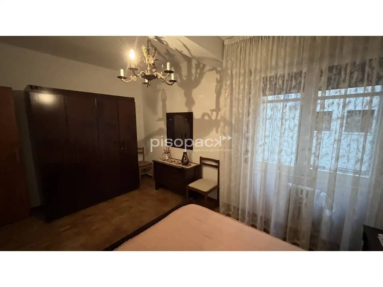 Habitación de Piso en venta en  Pamplona / Iruña con Calefacción y Alarma