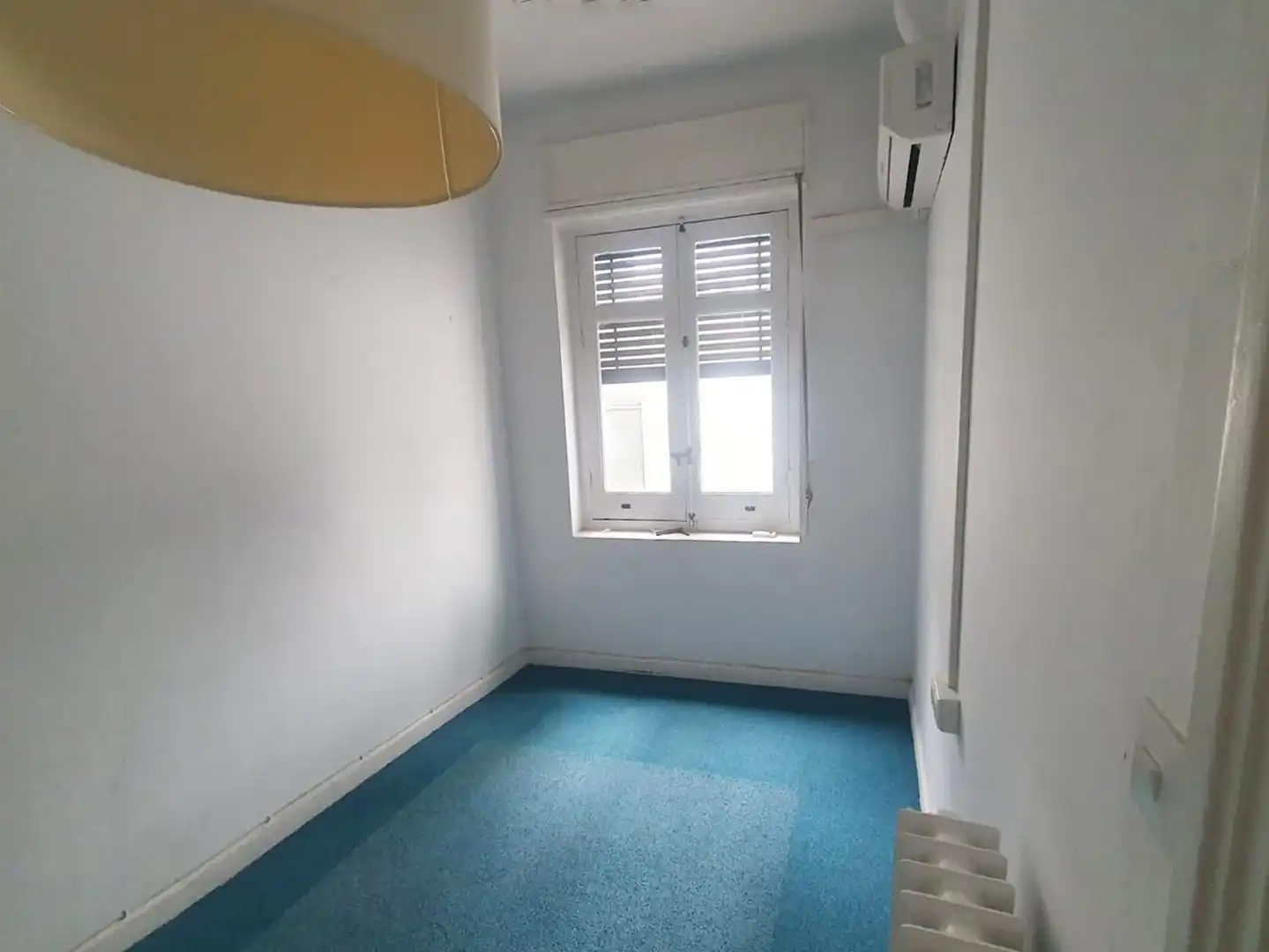 Schlafzimmer von Büro zur Miete in Sevilla