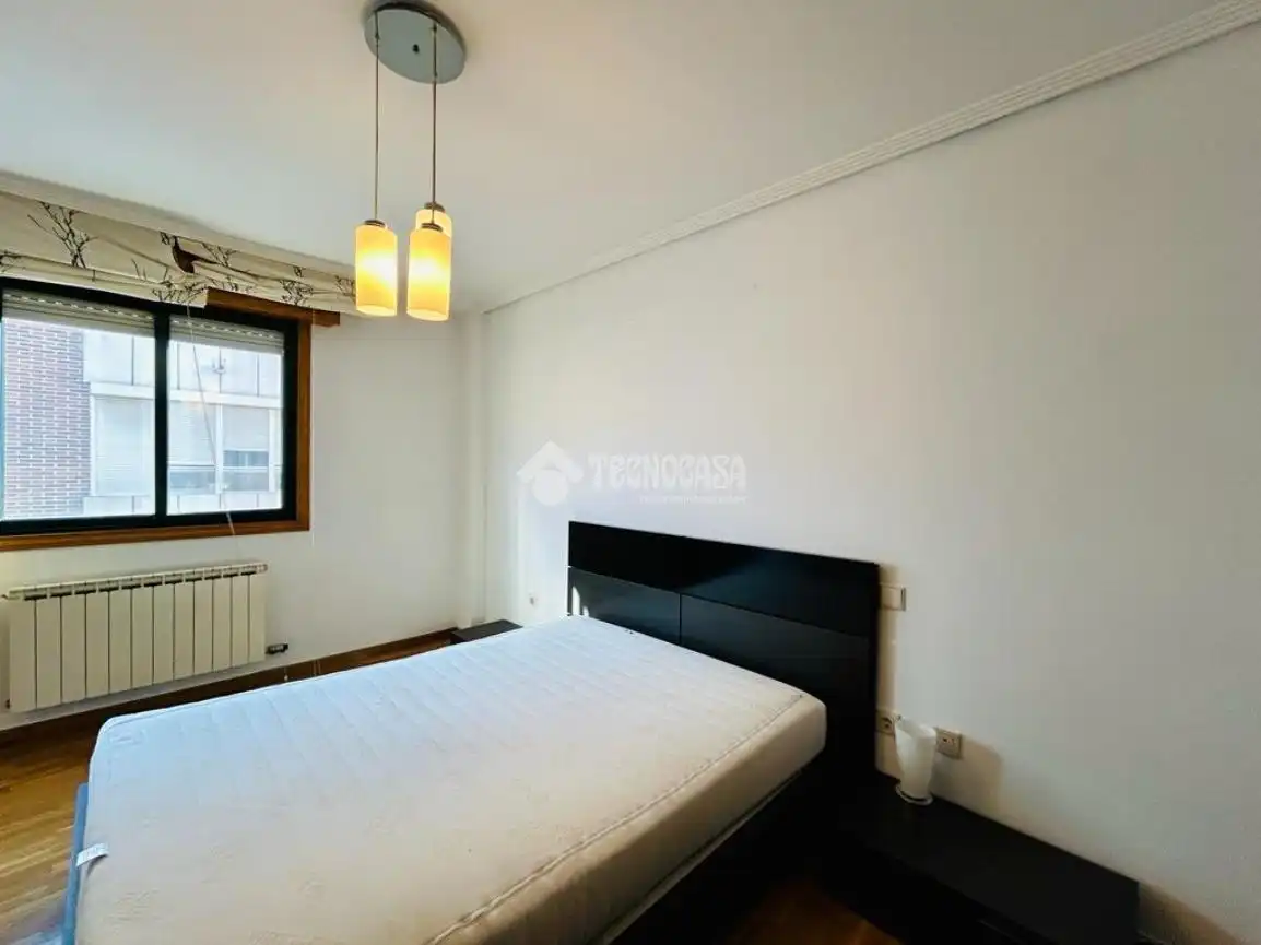 Bedroom of Flat for sale in Laguna de Duero  with Parquet flooring