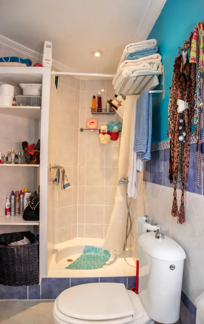 Baño de Casa o chalet en venta en Castilleja de la Cuesta con Aire acondicionado, Calefacción y Jardín privado